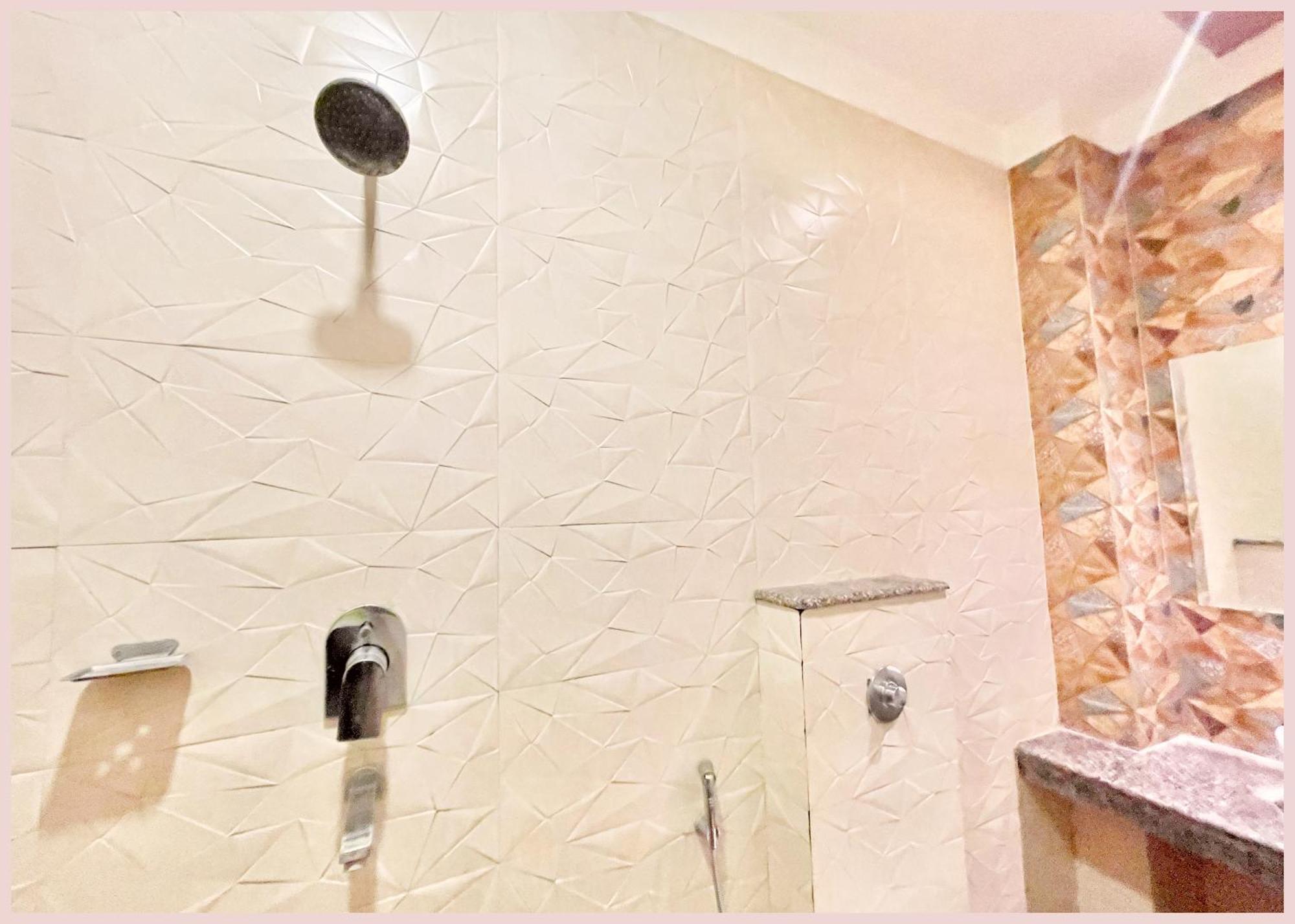 Hotel Nil Gagan Near Shree Vishwanath Temple - Fully Air Conditioned Room-hygiene And Spacious - Free Wi-fi - A Rated 4*
