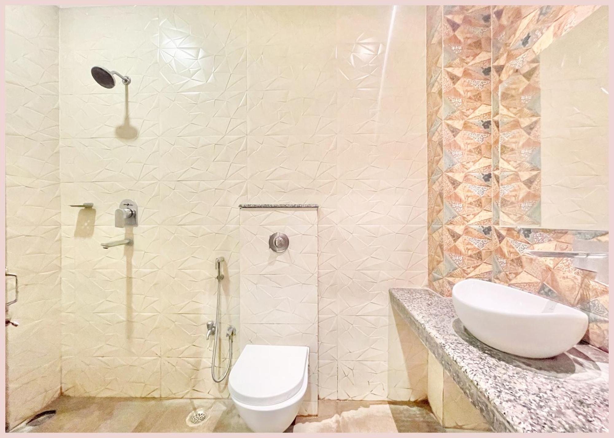 Hotel Nil Gagan Near Shree Vishwanath Temple - Fully Air Conditioned Room-hygiene And Spacious - Free Wi-fi - A Rated Varanasi